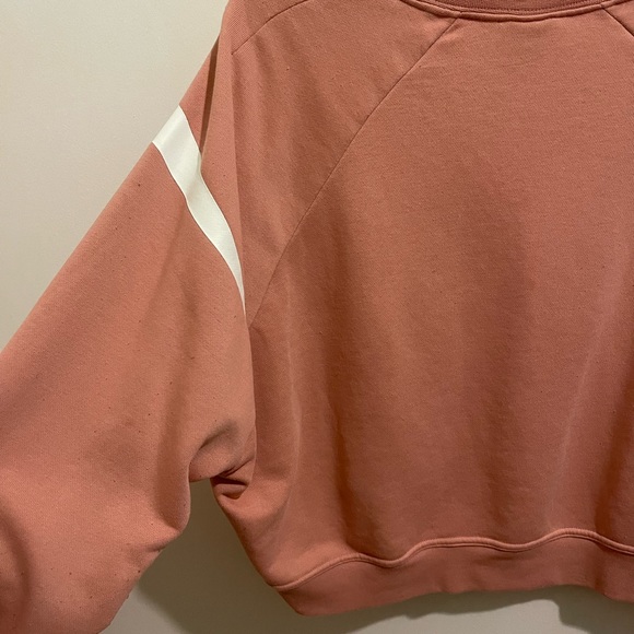 NIKE Cropped Sweater - Picture 2 of 4